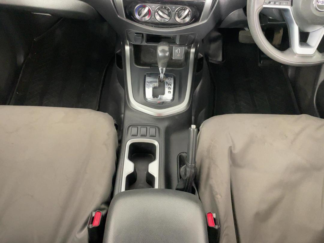 Photo '18' of Nissan Navara