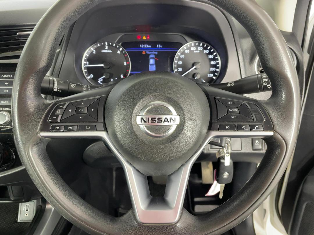 Photo '23' of Nissan Navara
