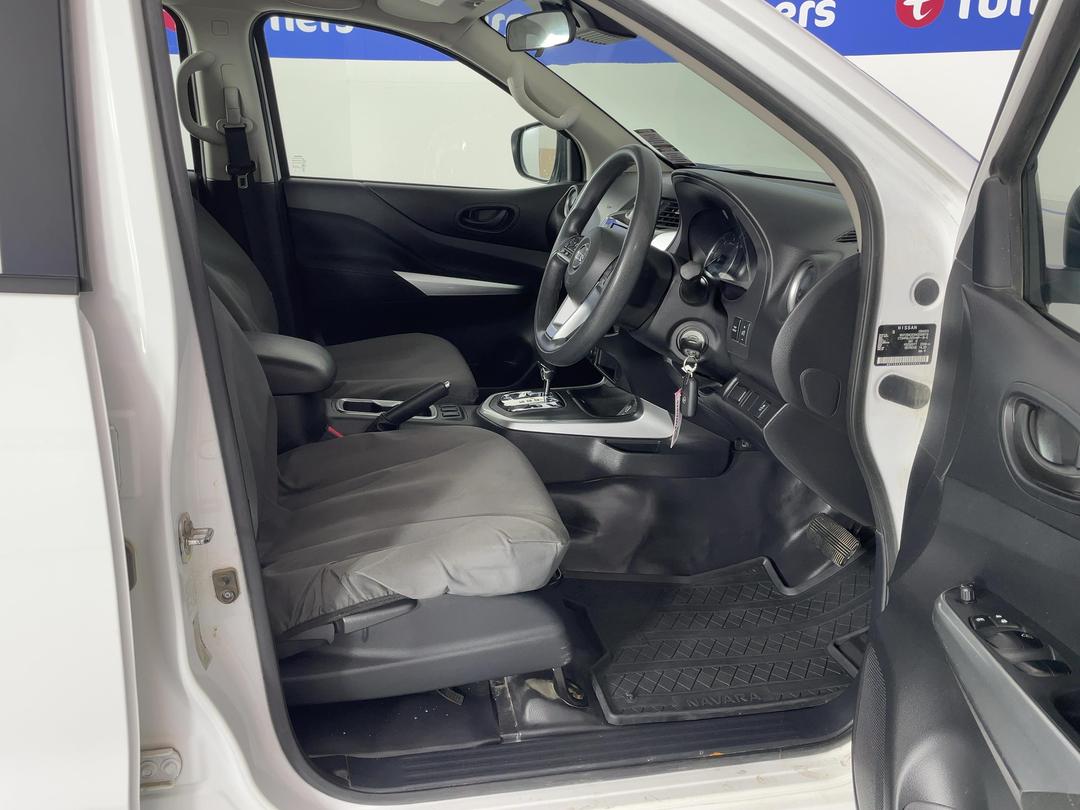 Photo '16' of Nissan Navara