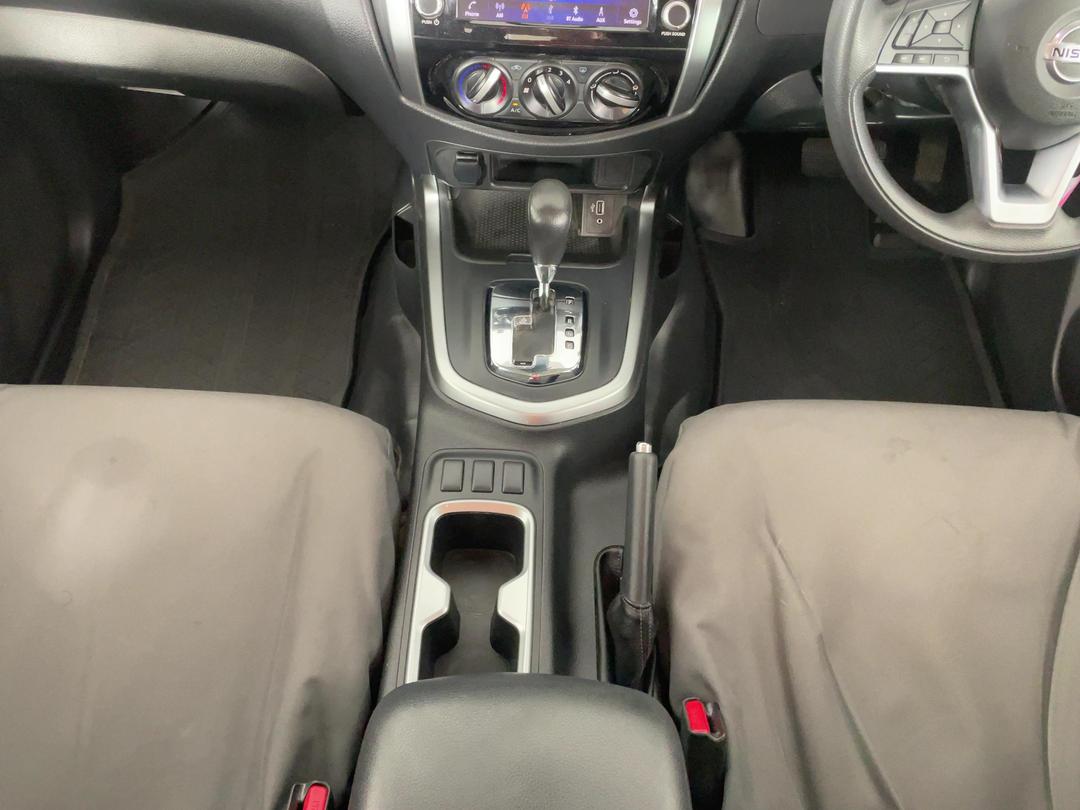 Photo '18' of Nissan Navara