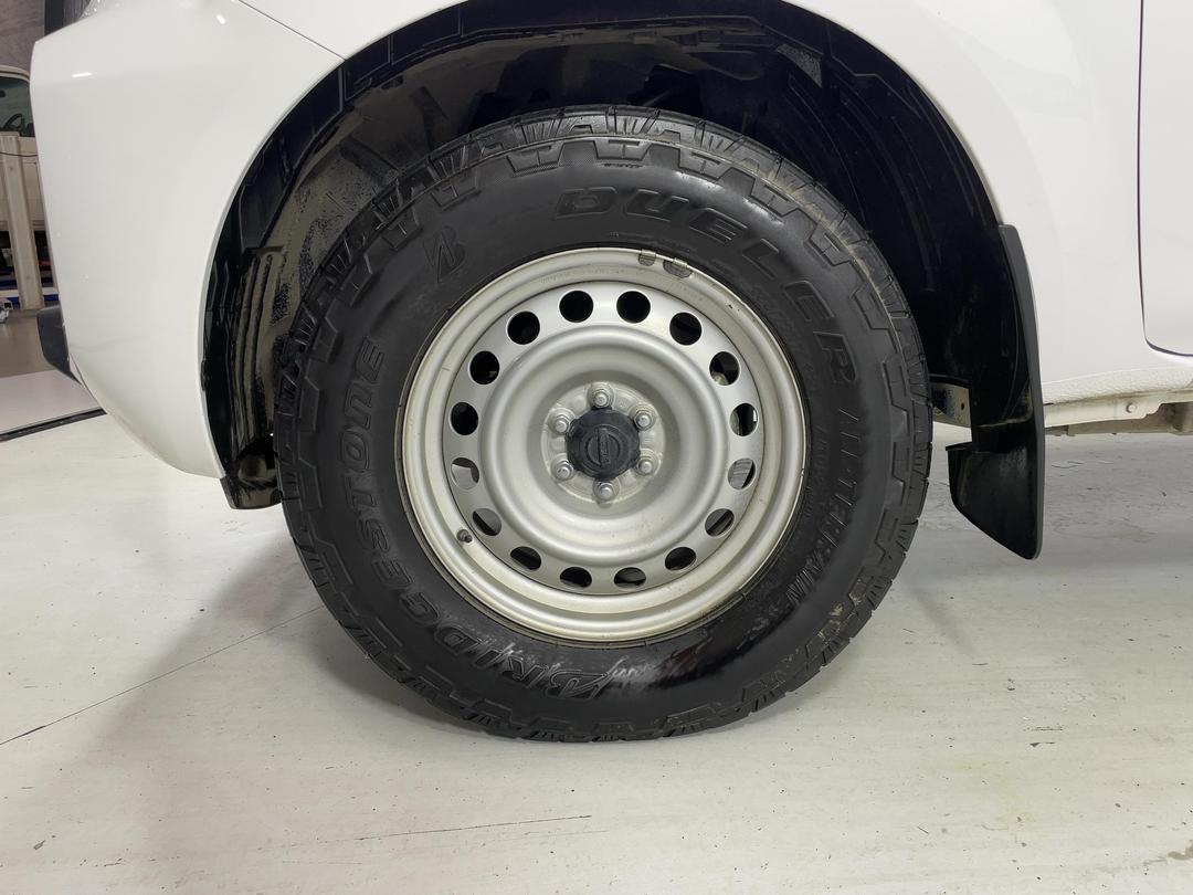 Photo '10' of Nissan Navara