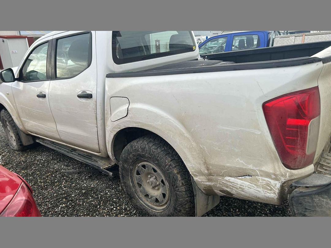 Photo '4' of Nissan Navara SL