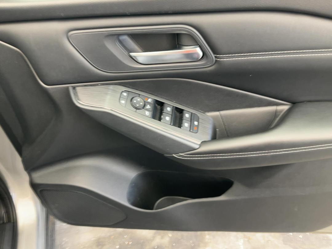 Photo '7' of Nissan Qashqai ST Photo '7' of Nissan Qashqai ST