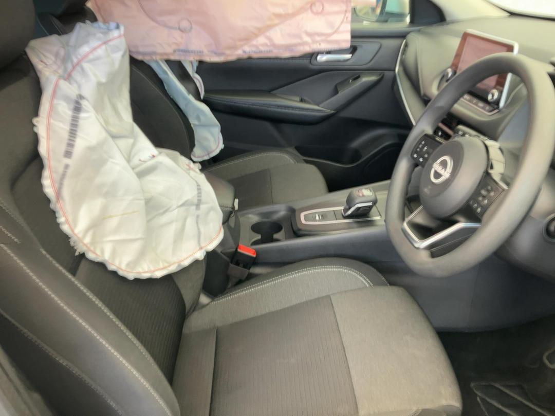 Photo '9' of Nissan Qashqai ST Photo '9' of Nissan Qashqai ST