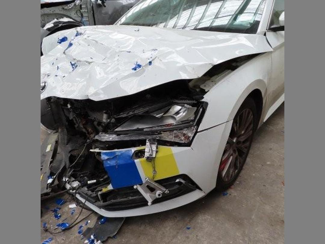 Photo '2' of Skoda Superb Wagon Ambition 206KW Photo '2' of Skoda Superb Wagon Ambition 206KW