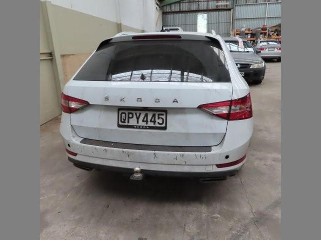 Photo '10' of Skoda Superb Wagon Ambition 206KW Photo '10' of Skoda Superb Wagon Ambition 206KW