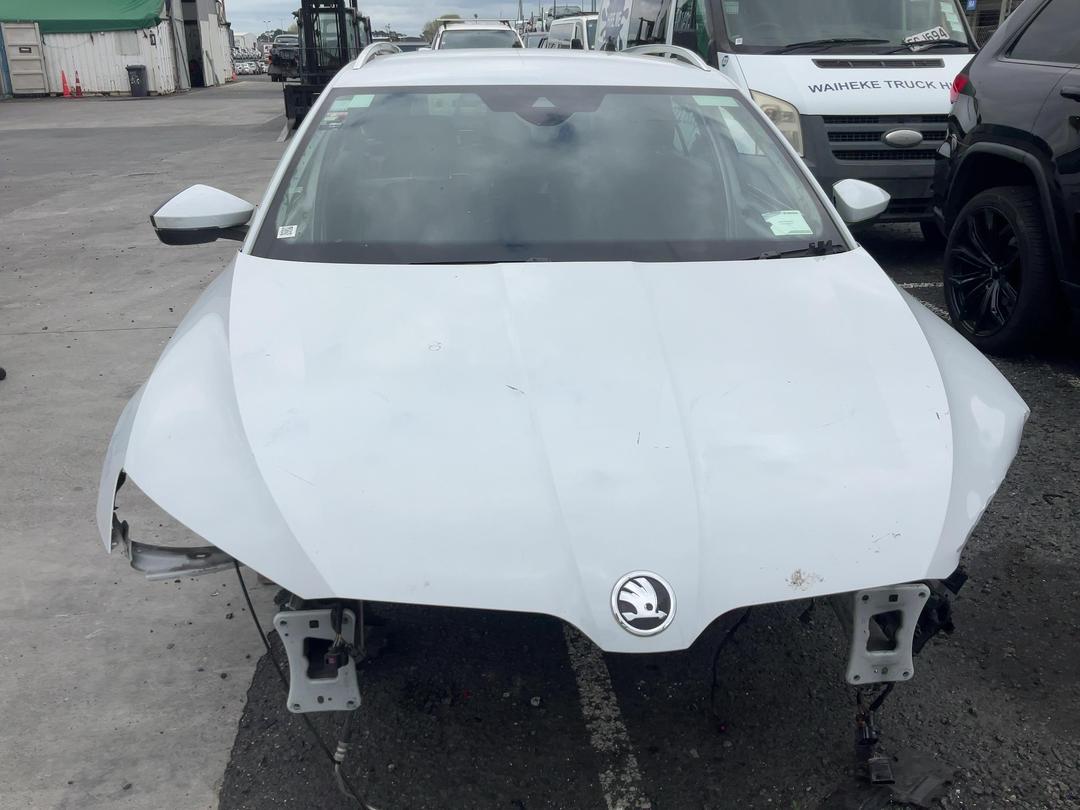 Photo '2' of Skoda Superb WGN Ambition 162KW Photo '2' of Skoda Superb WGN Ambition 162KW