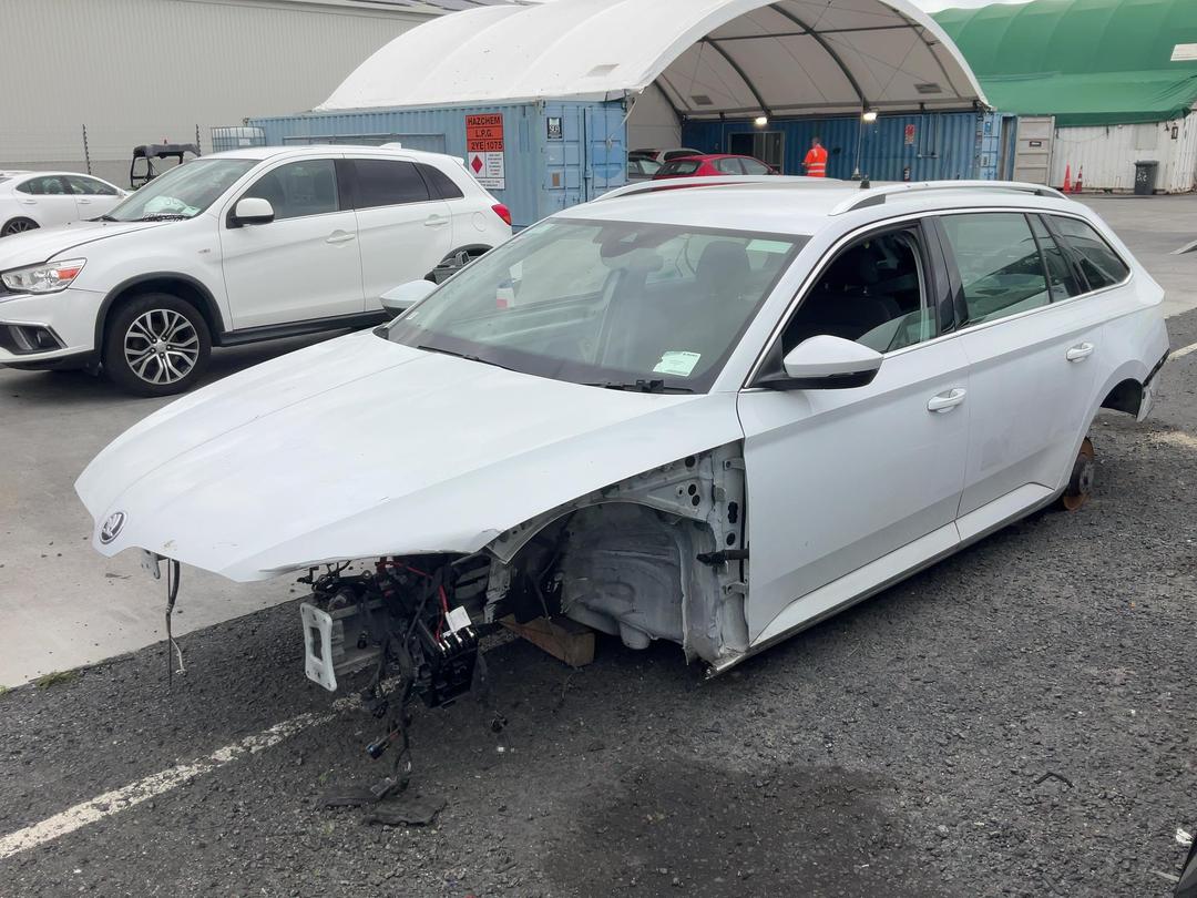Photo '3' of Skoda Superb WGN Ambition 162KW Photo '3' of Skoda Superb WGN Ambition 162KW