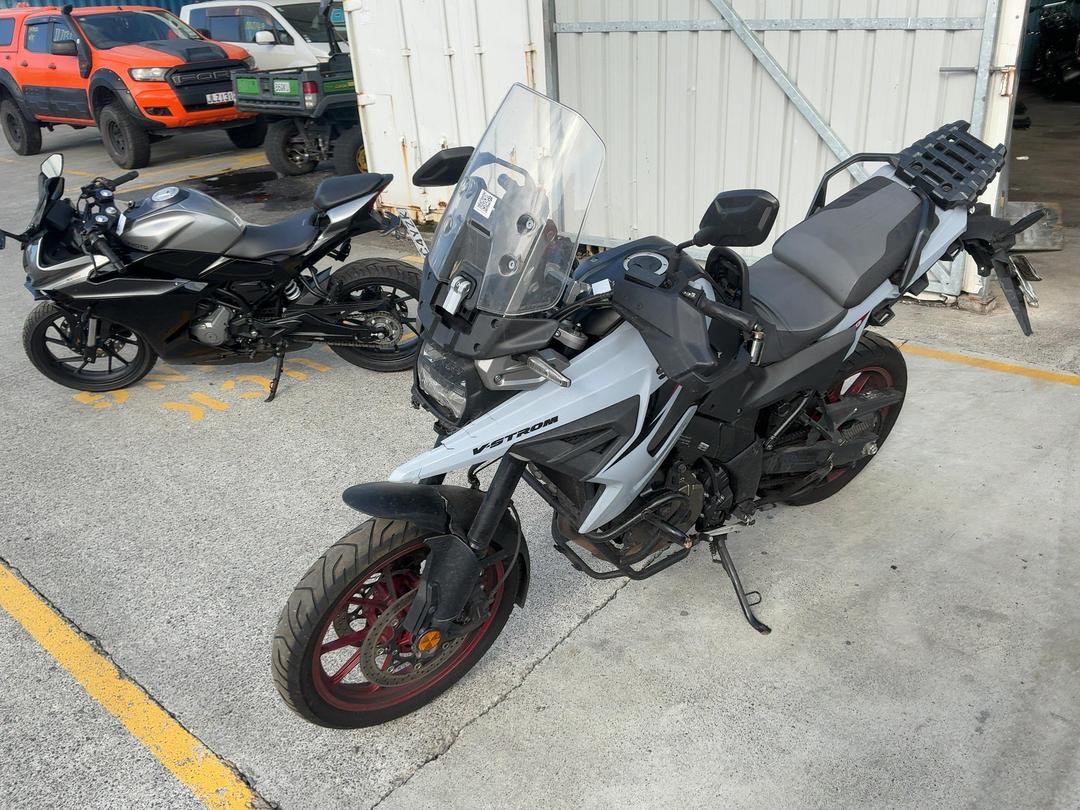 Photo '4' of Suzuki DL1050 RRM3 V-Strom