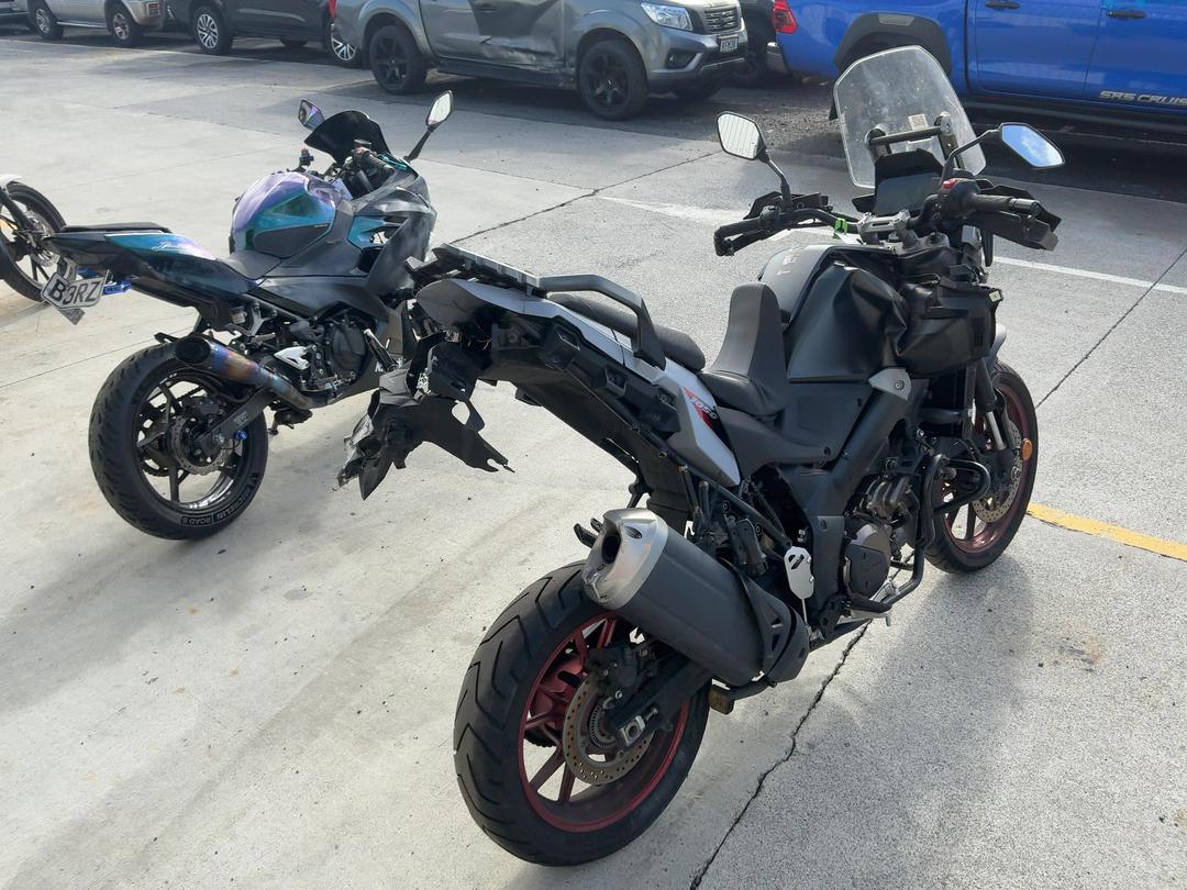 Photo '7' of Suzuki DL1050 RRM3 V-Strom