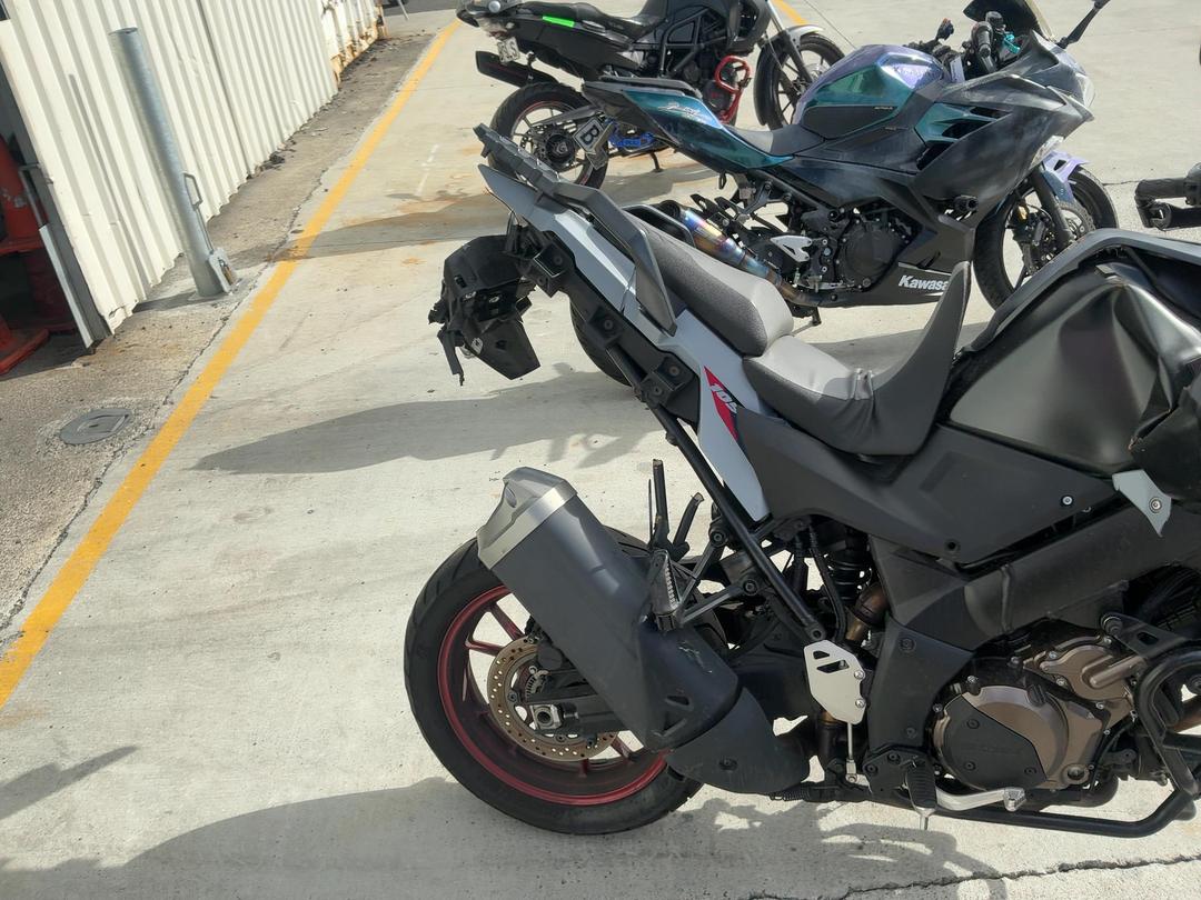 Photo '14' of Suzuki DL1050 RRM3 V-Strom