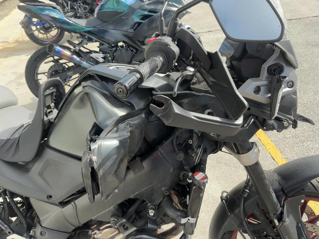 Photo '15' of Suzuki DL1050 RRM3 V-Strom