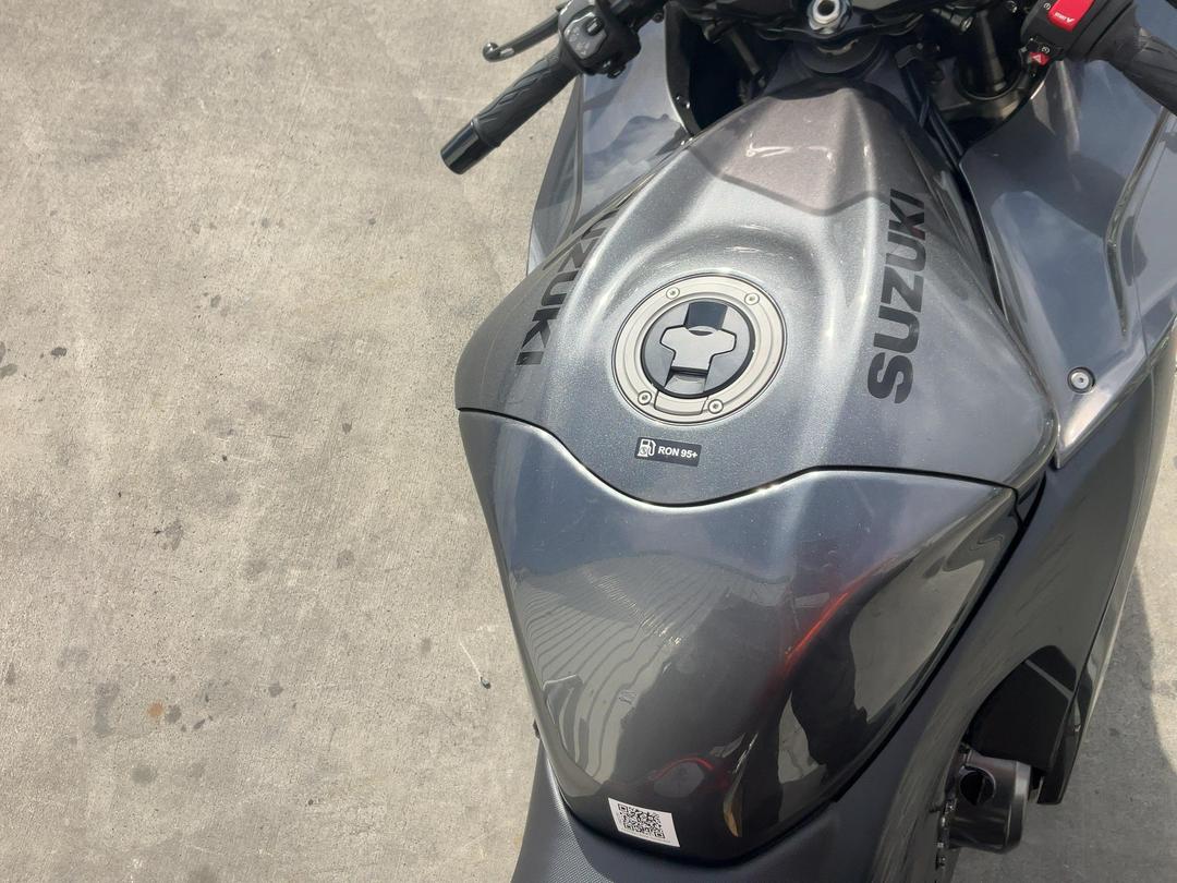 Photo '10' of Suzuki GSX1300 Rrqm3 Hayabusa Photo '10' of Suzuki GSX1300 Rrqm3 Hayabusa