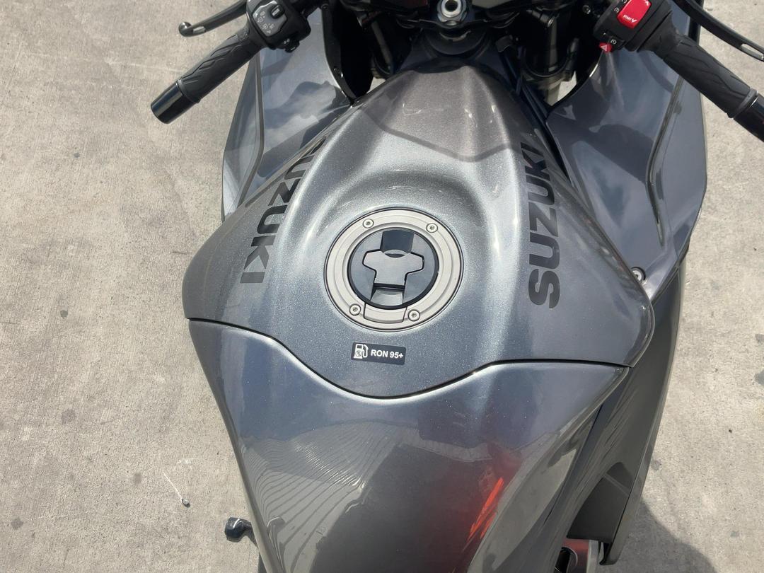 Photo '11' of Suzuki GSX1300 Rrqm3 Hayabusa Photo '11' of Suzuki GSX1300 Rrqm3 Hayabusa