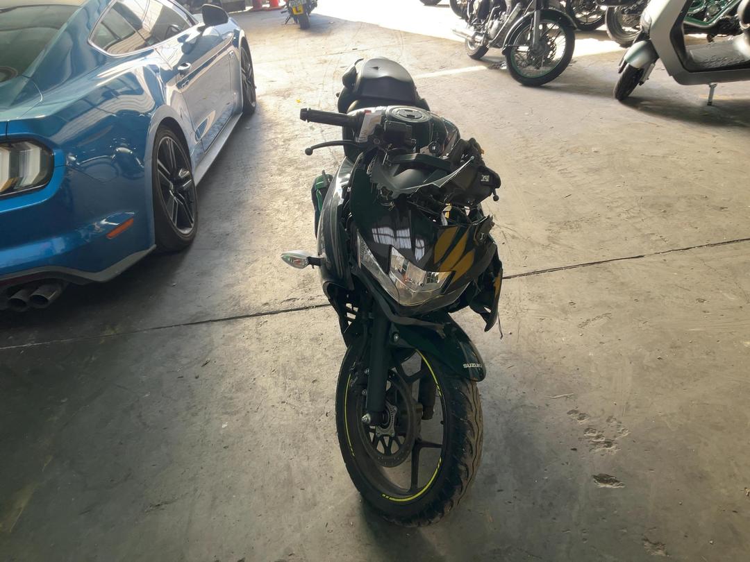 Photo '3' of Suzuki GSX150 Frlm4