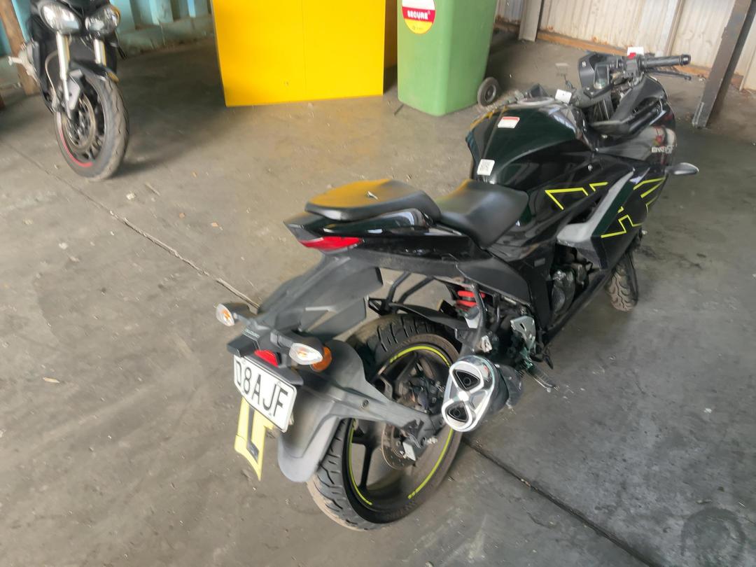 Photo '7' of Suzuki GSX150 Frlm4