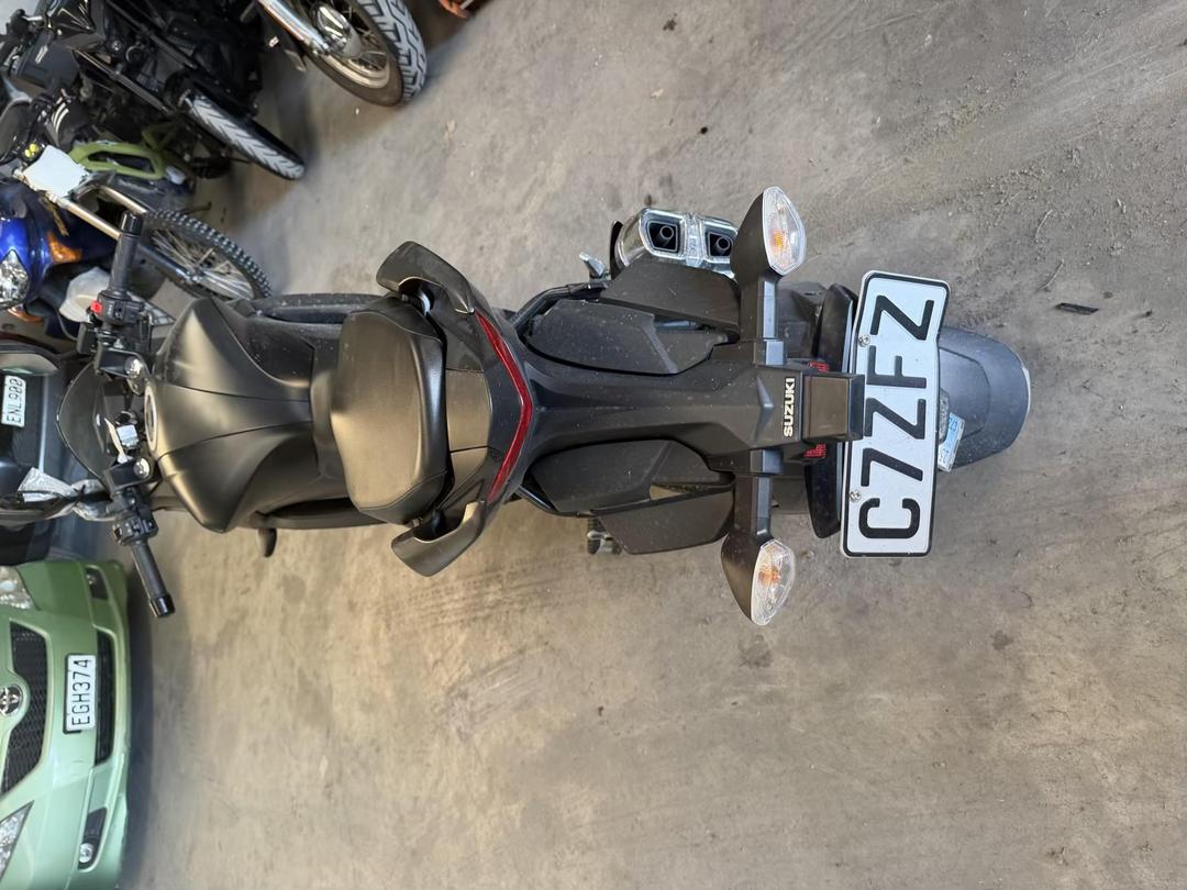 Photo '5' of Suzuki GSX250 Frlm4 Photo '5' of Suzuki GSX250 Frlm4