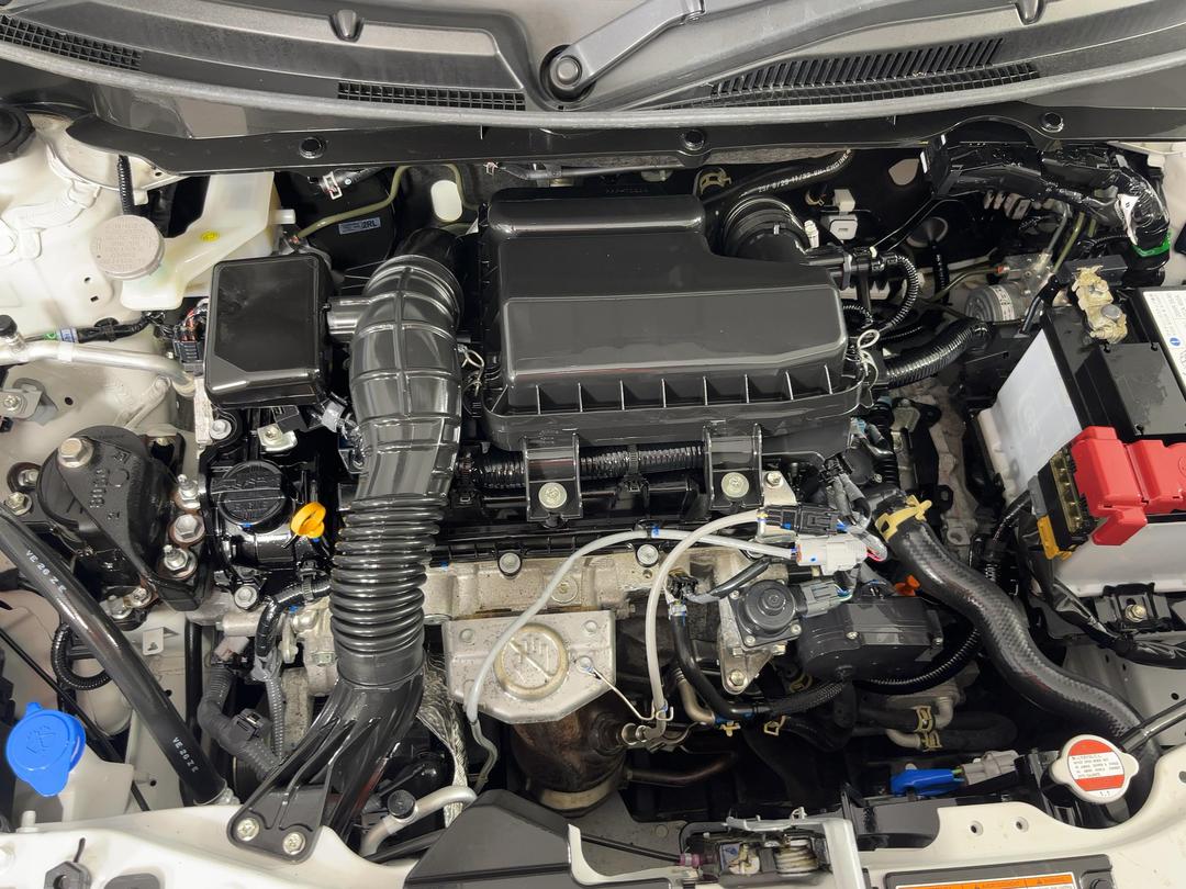 Photo '13' of Suzuki Swift