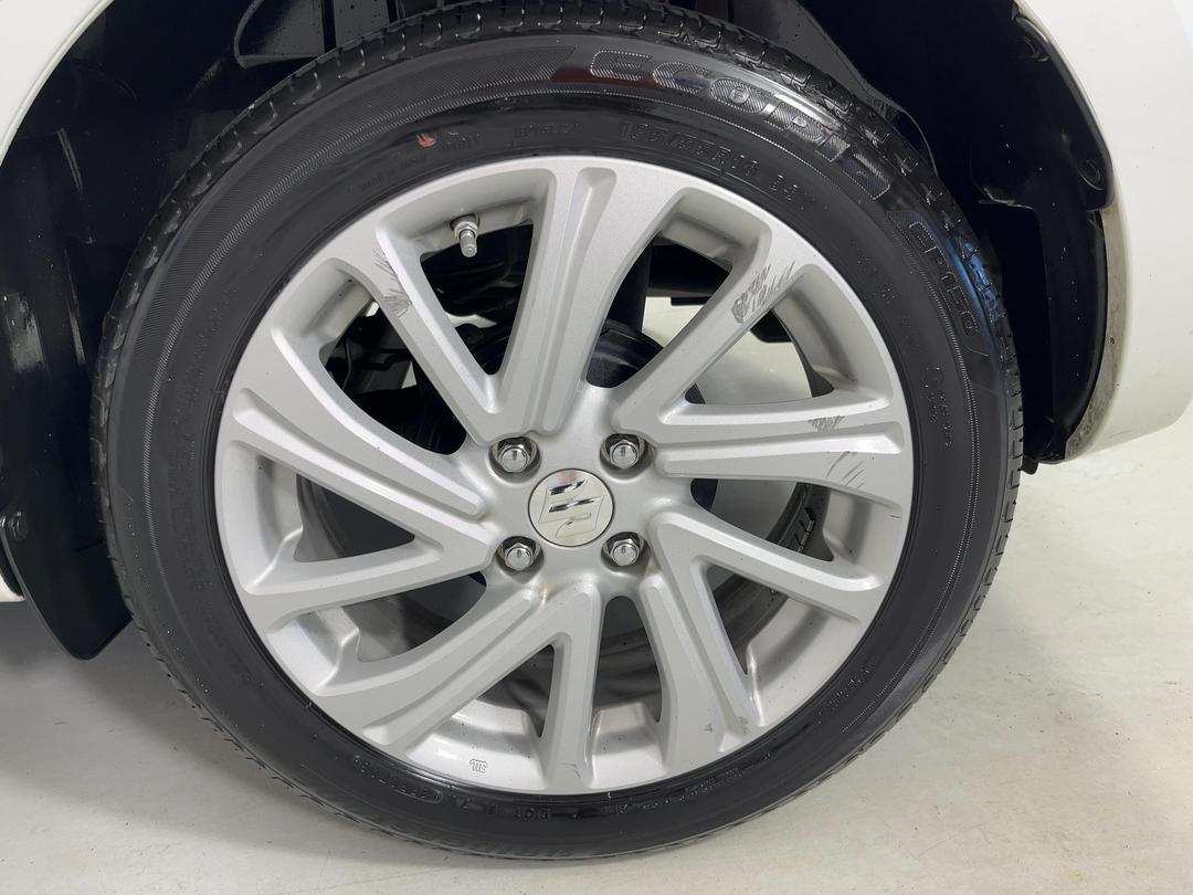 Photo '11' of Suzuki Swift