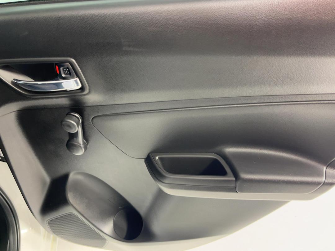 Photo '19' of Suzuki Swift