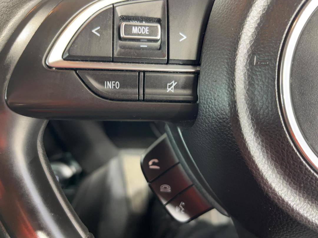 Photo '28' of Suzuki Swift