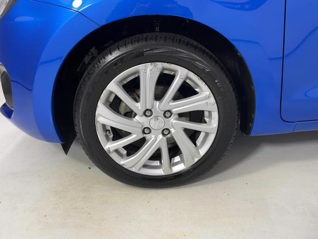 Photo '10' of Suzuki Swift