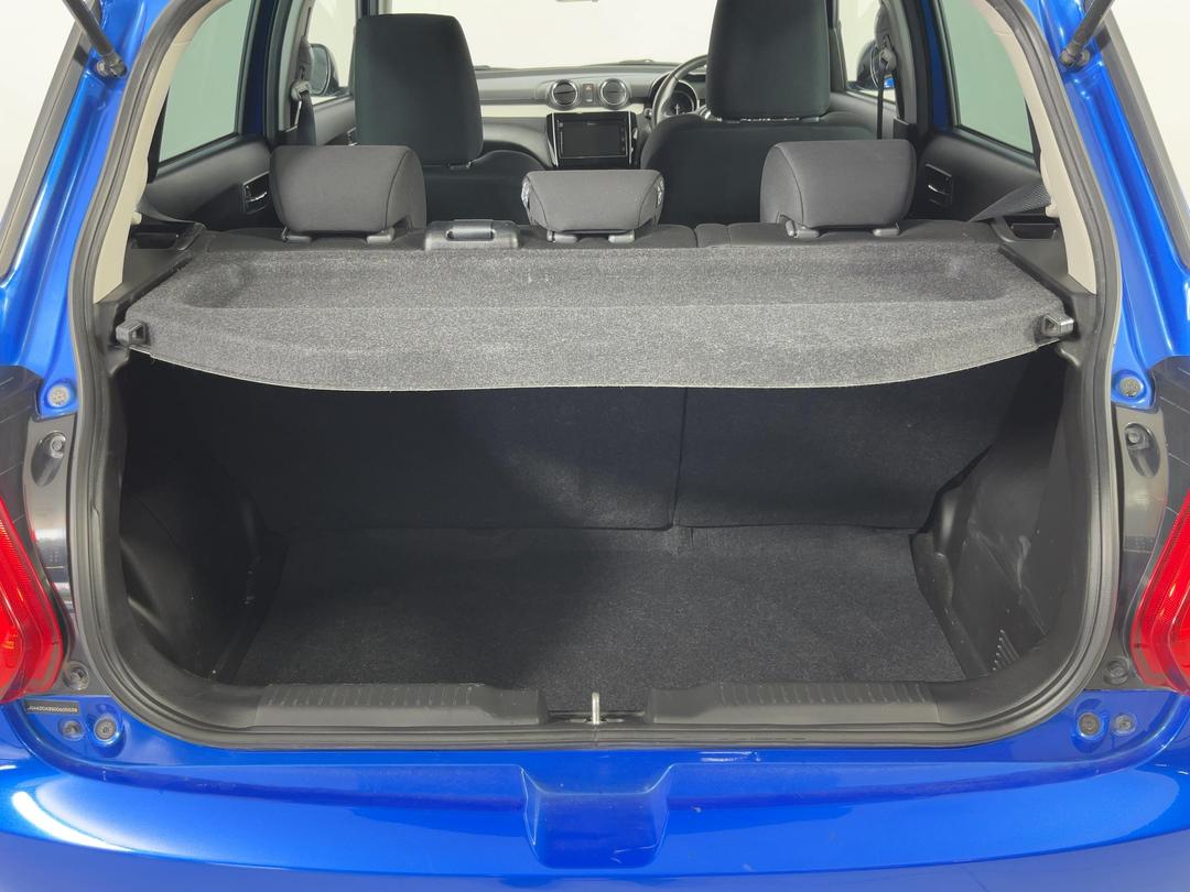 Photo '14' of Suzuki Swift