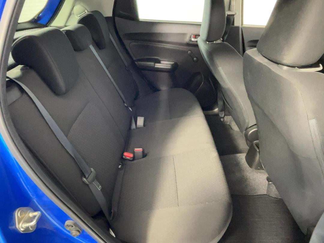 Photo '20' of Suzuki Swift