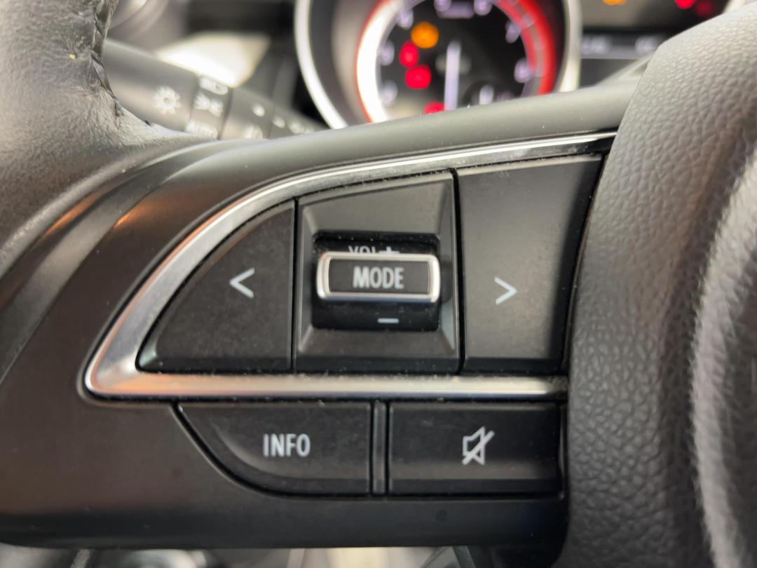 Photo '25' of Suzuki Swift