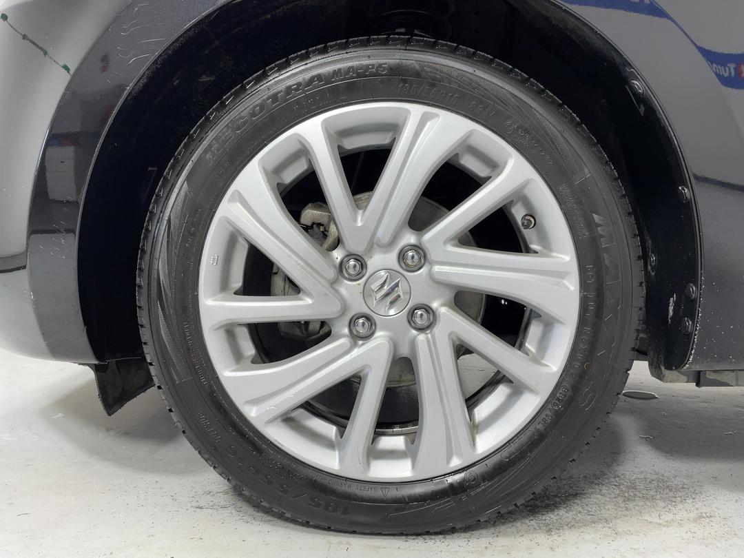Photo '10' of Suzuki Swift