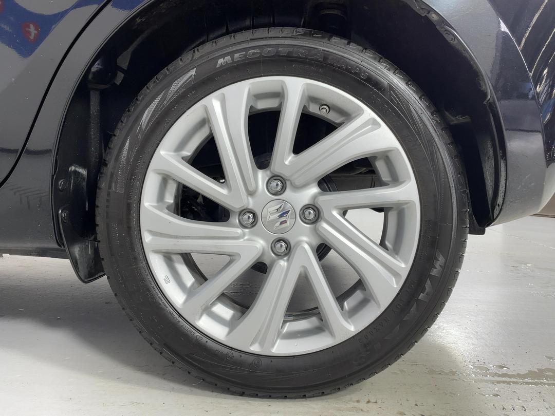 Photo '11' of Suzuki Swift