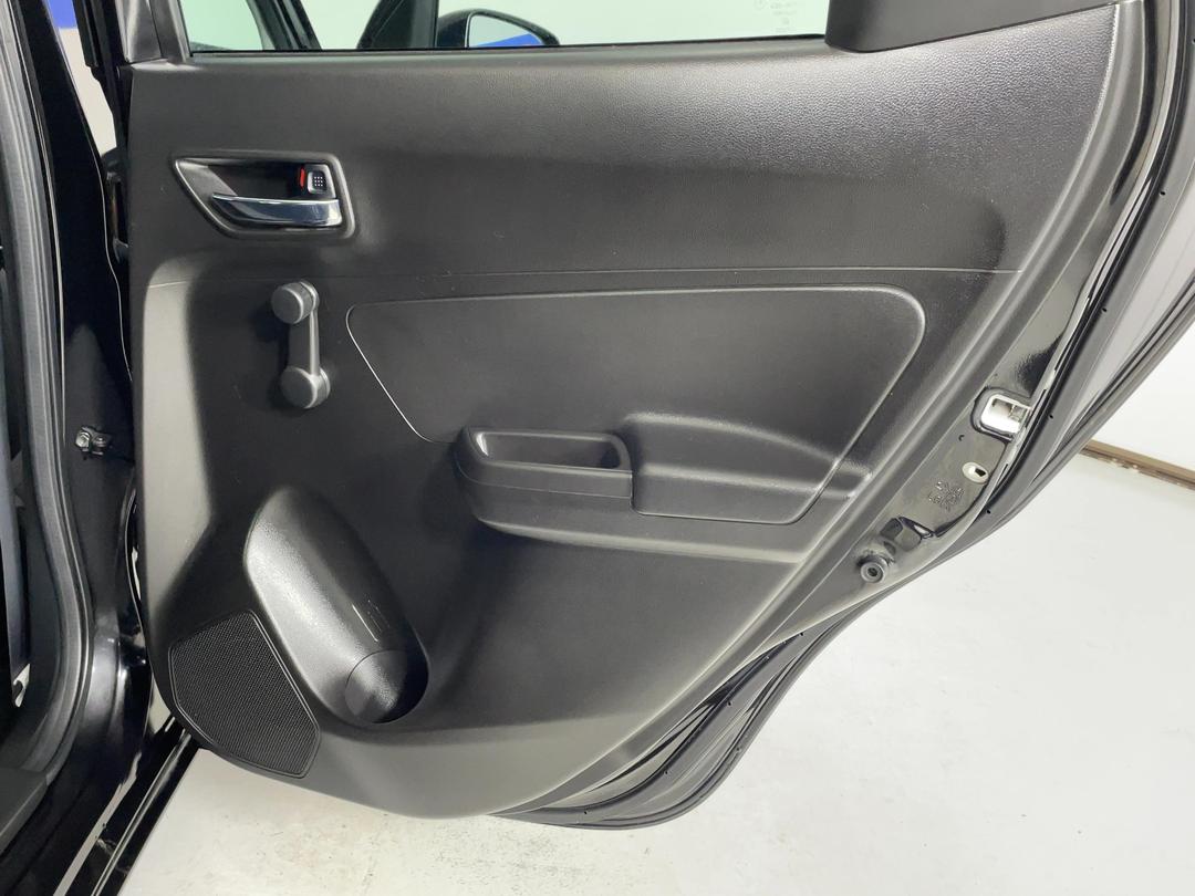 Photo '19' of Suzuki Swift