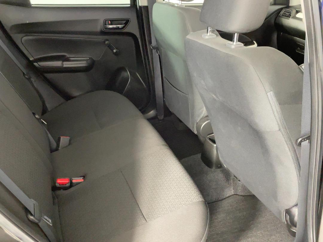 Photo '20' of Suzuki Swift