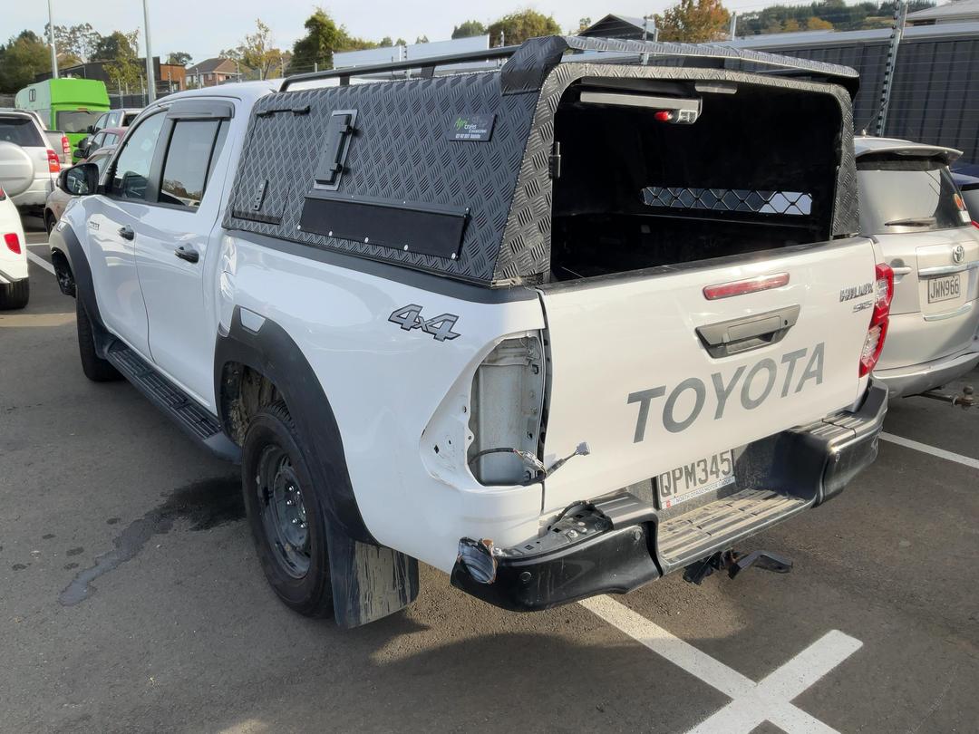 Photo '3' of Toyota Hilux SR5 TD DC