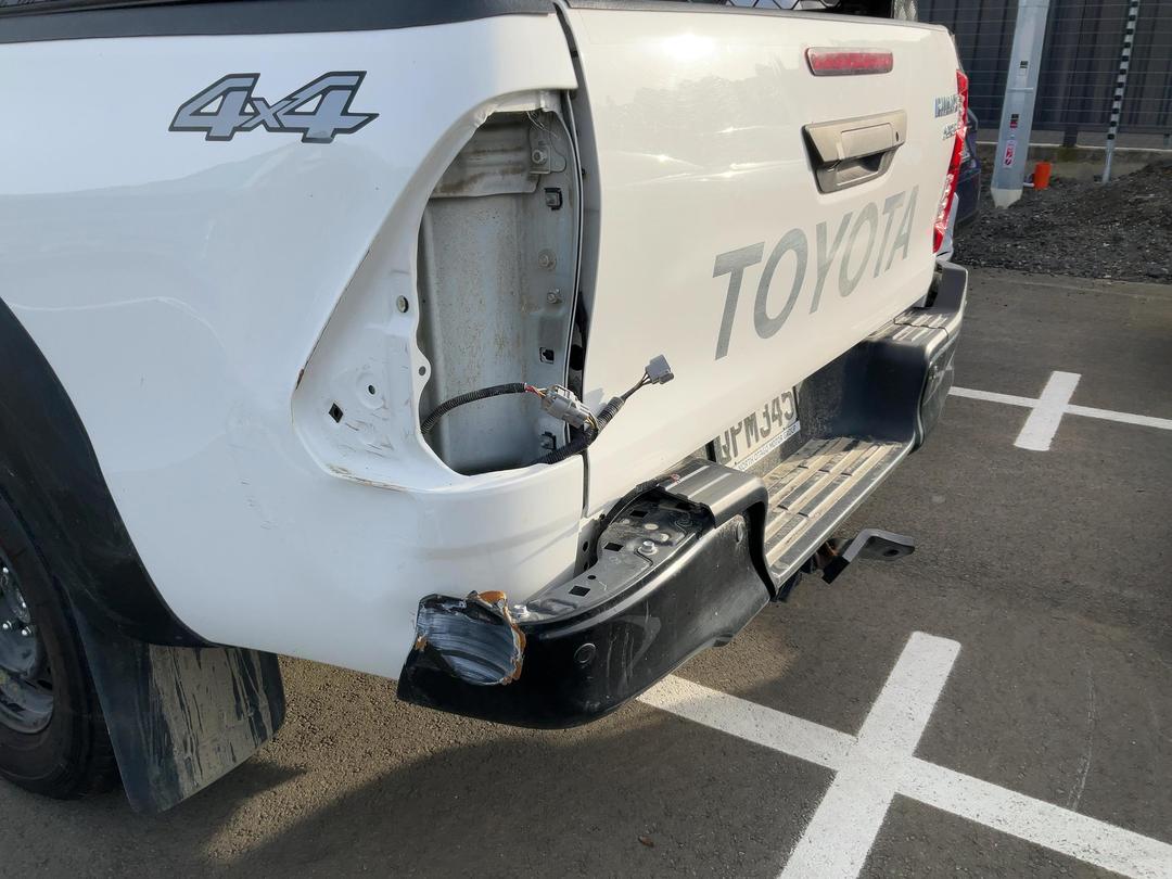 Photo '12' of Toyota Hilux SR5 TD DC