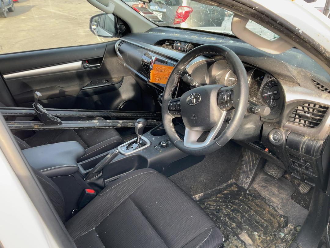 Photo '19' of Toyota Hilux SR5 TD DC