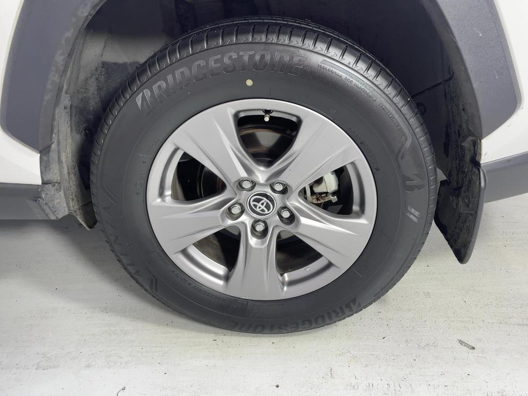 Photo '11' of Toyota Rav4