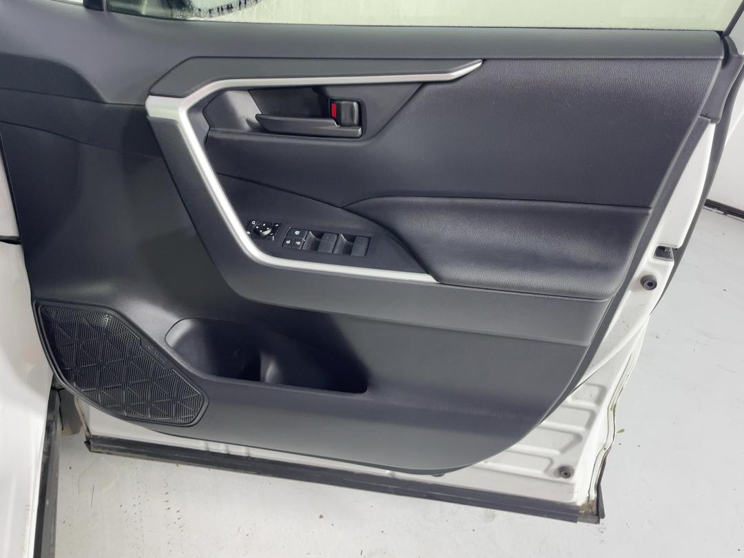 Photo '15' of Toyota Rav4