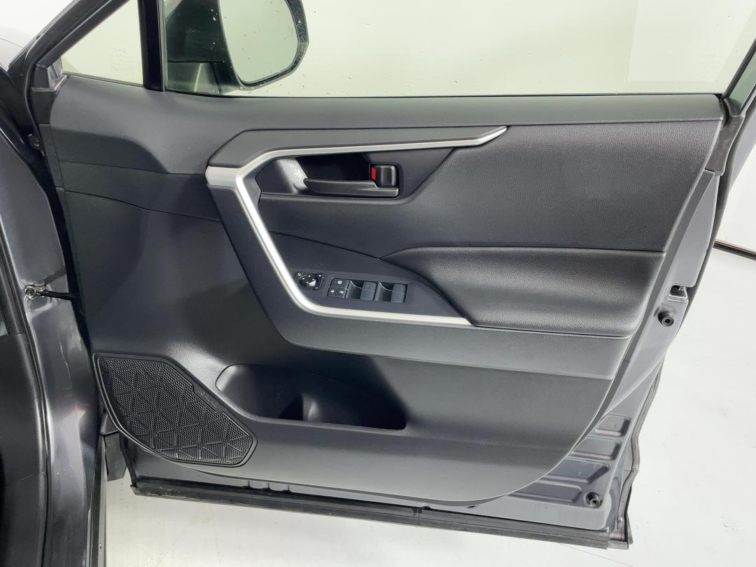 Photo '15' of Toyota Rav4