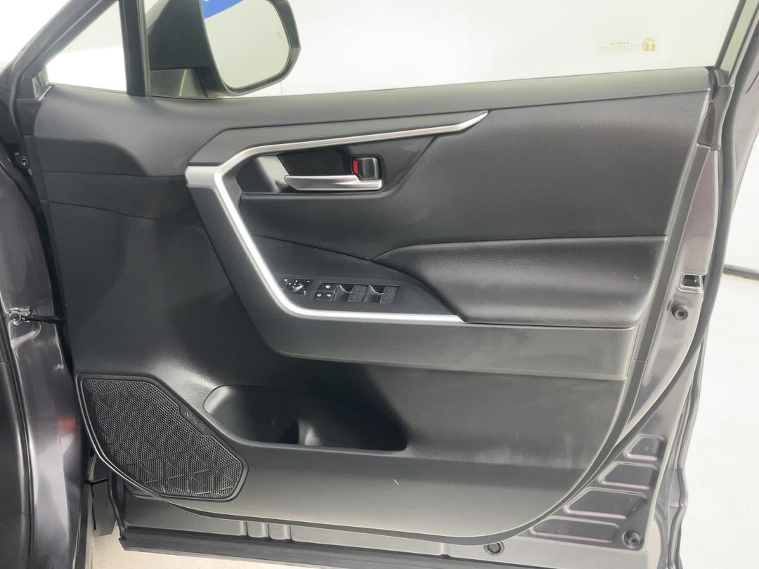 Photo '15' of Toyota Rav4