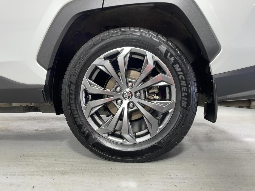 Photo '11' of Toyota Rav4