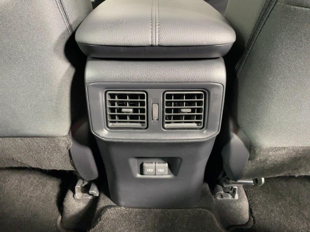 Photo '38' of Toyota Rav4