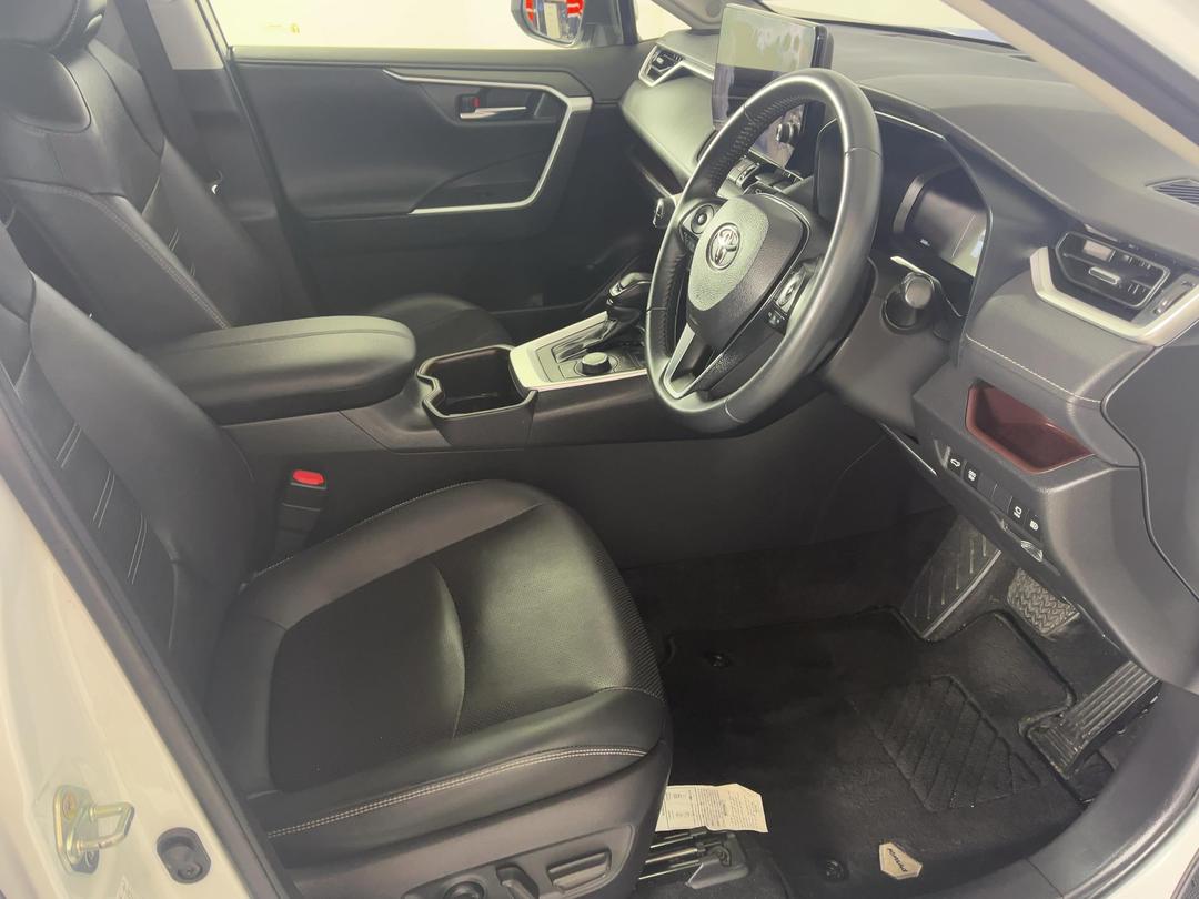 Photo '16' of Toyota Rav4