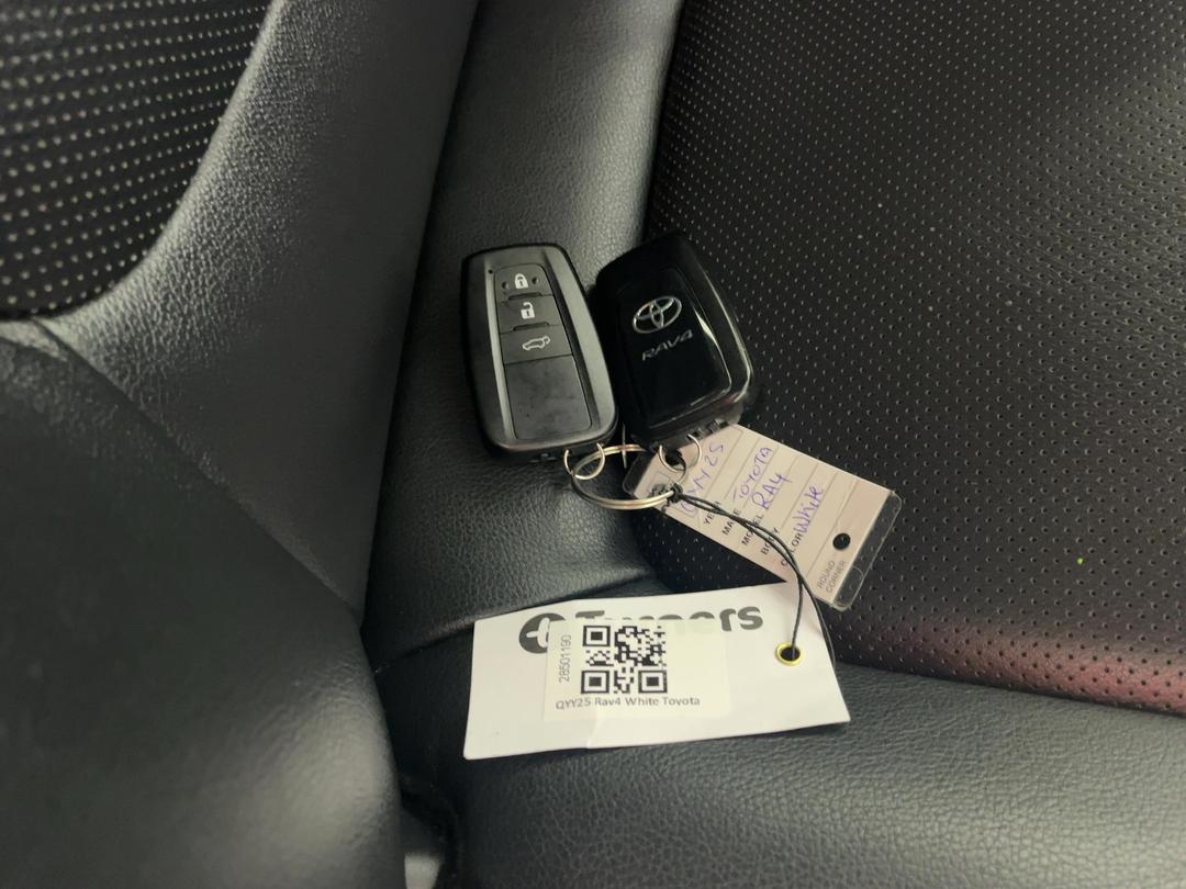 Photo '22' of Toyota Rav4