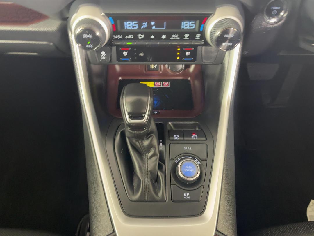Photo '18' of Toyota Rav4
