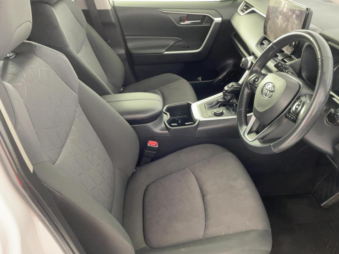 Photo '16' of Toyota Rav4