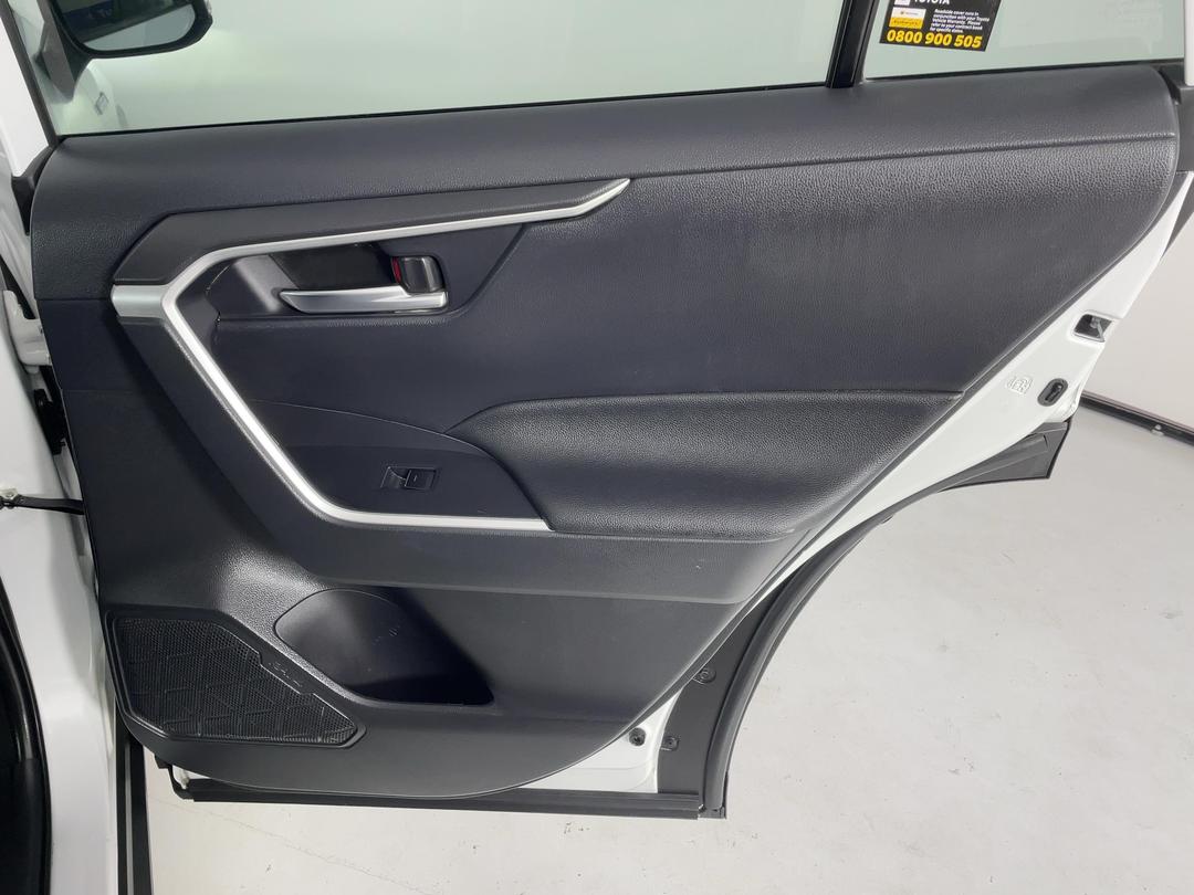 Photo '19' of Toyota Rav4