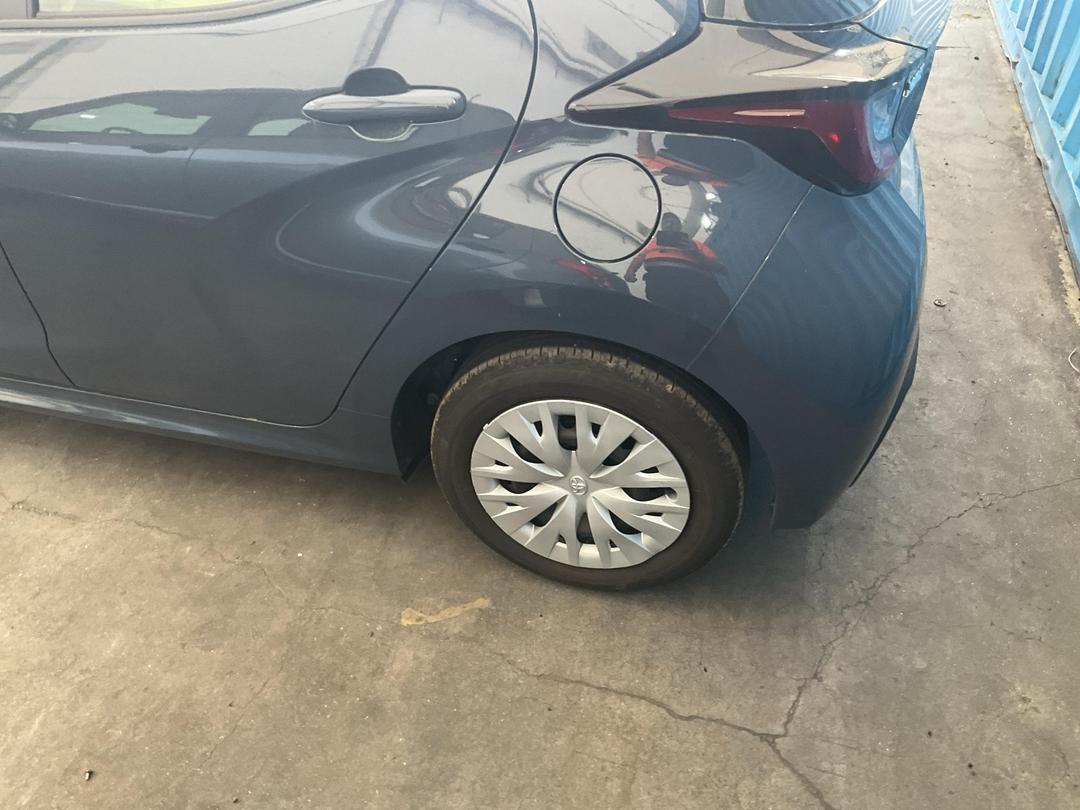 Photo '11' of Toyota Yaris GX