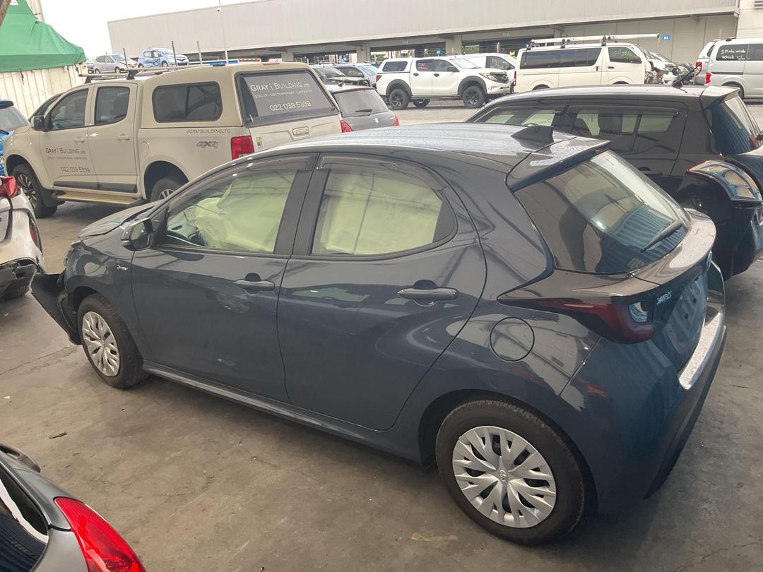 Photo '10' of Toyota Yaris GX