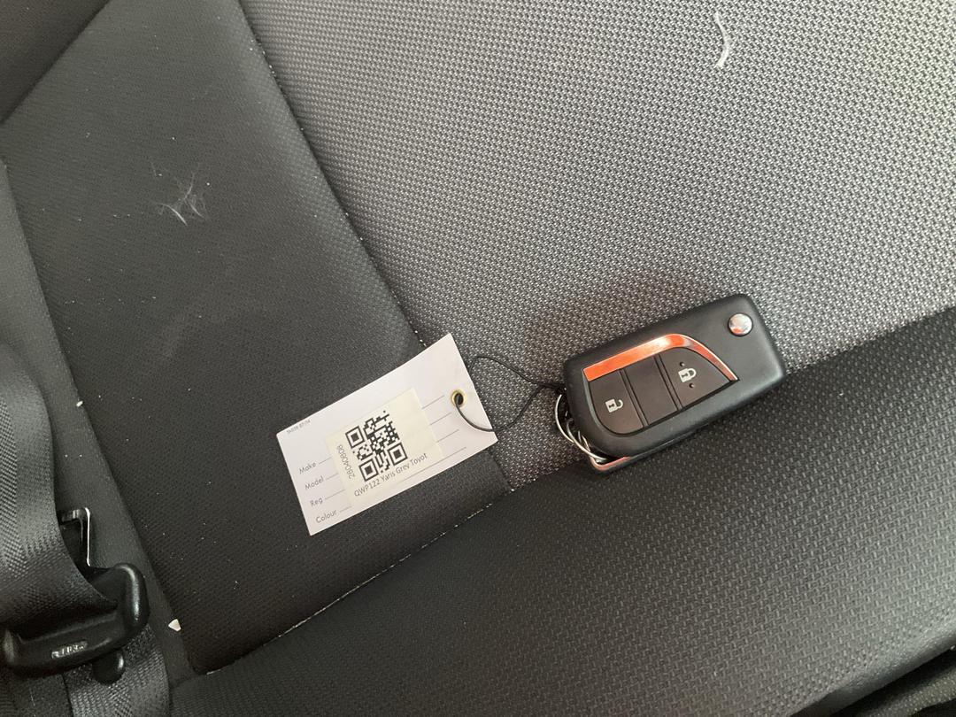 Photo '20' of Toyota Yaris GX